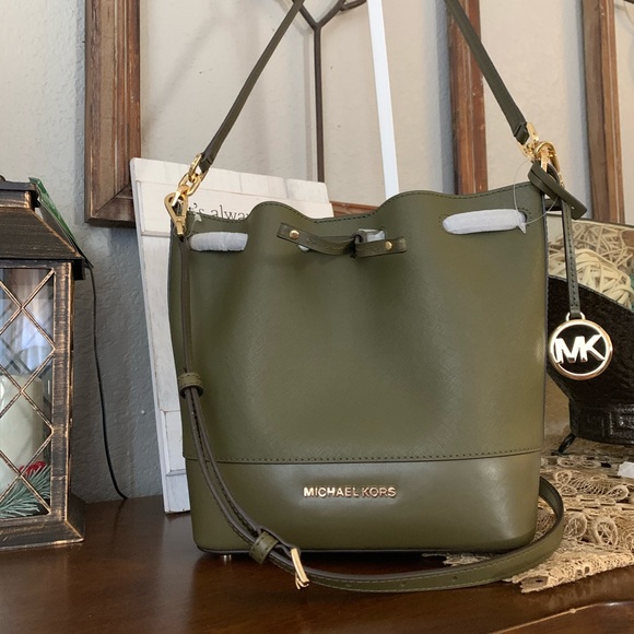 Last one ‼️New MK trista medium bucket bag ♥️ - Picture 6 of 7